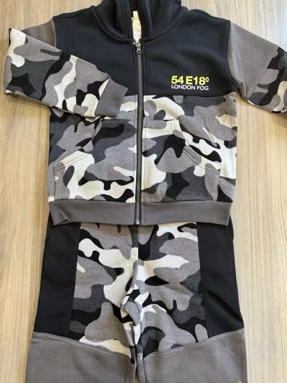 London Fog Kids Gray & Black Camo Joggers